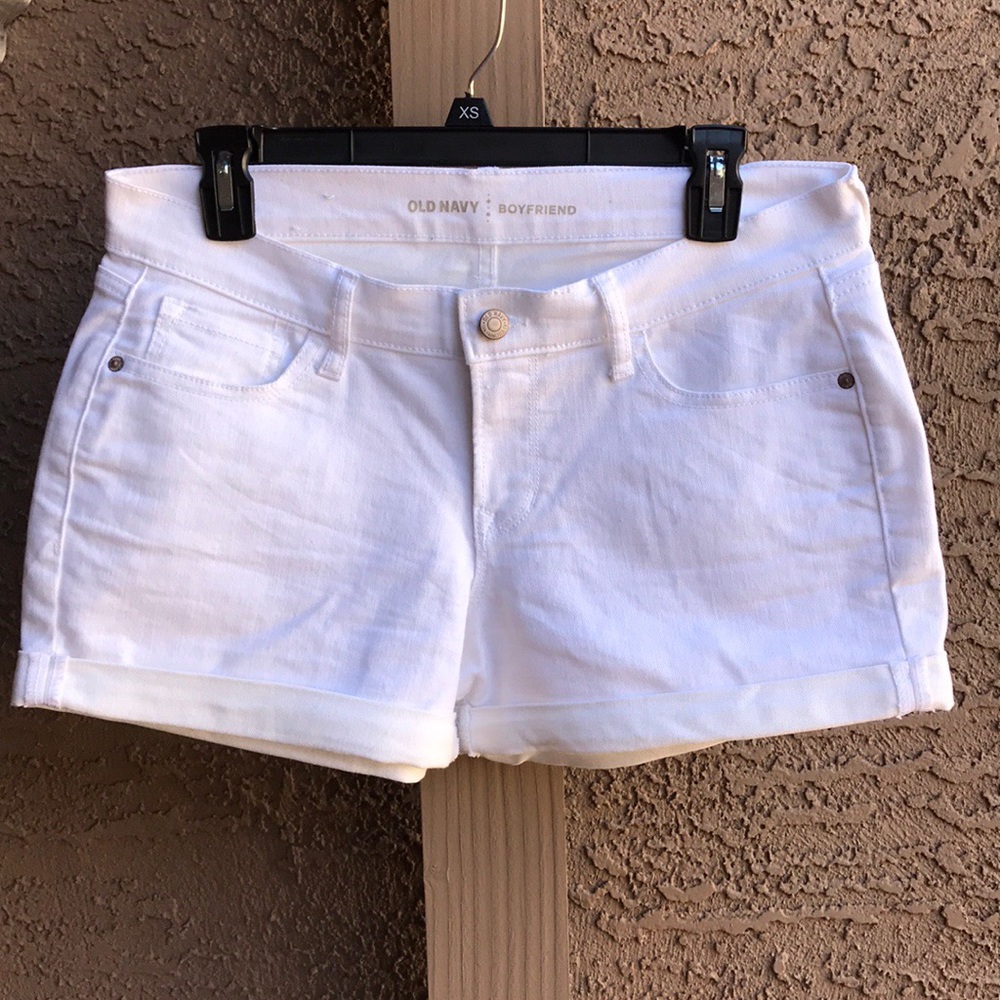 Old navy  boyfriend bright white cuff shorts